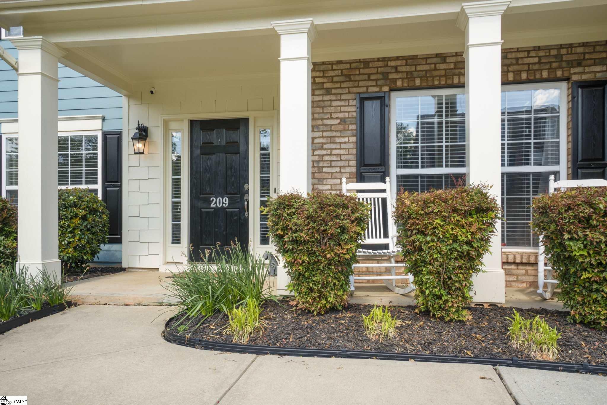Property image 2 of 209 Strasburg Drive in Shenandoah Farms, Simpsonville, SC 29681