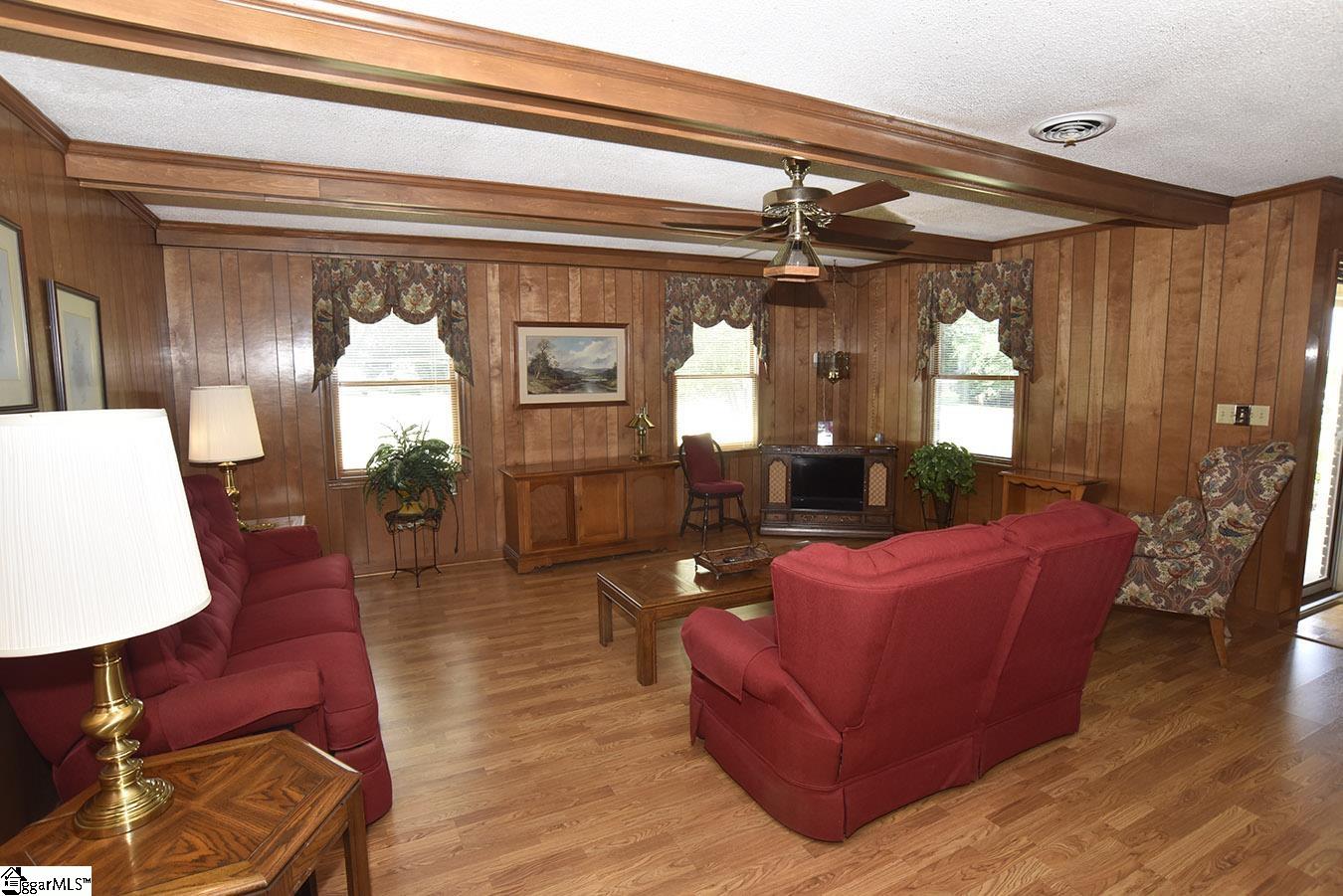 Property image 3 of 204 Vega Lane in Crestview Hills, Greer, SC 29651