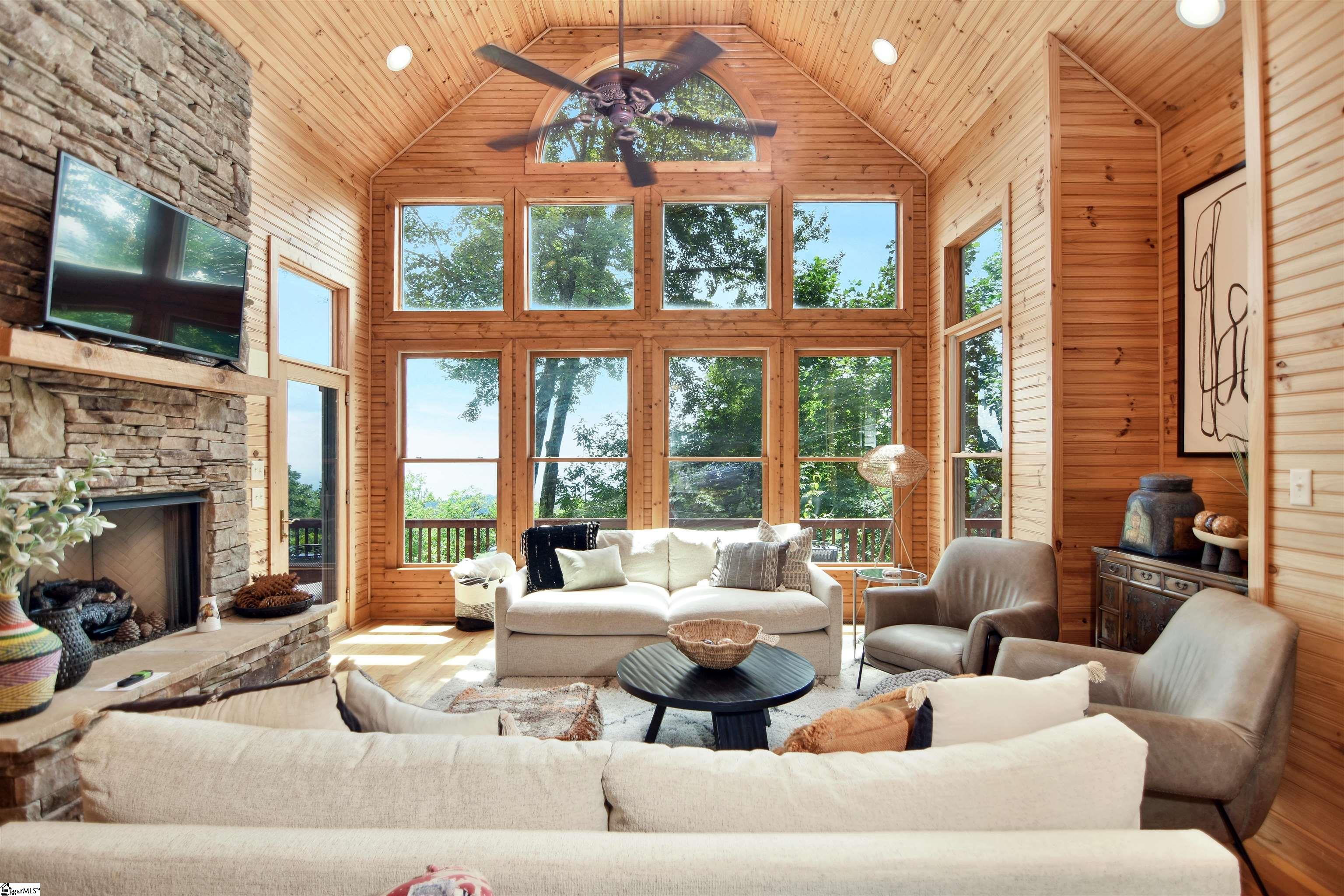 Property image 3 of 10 Woodbine Drive in Cliff Ridge at Caesars Head, Cleveland, SC 29635