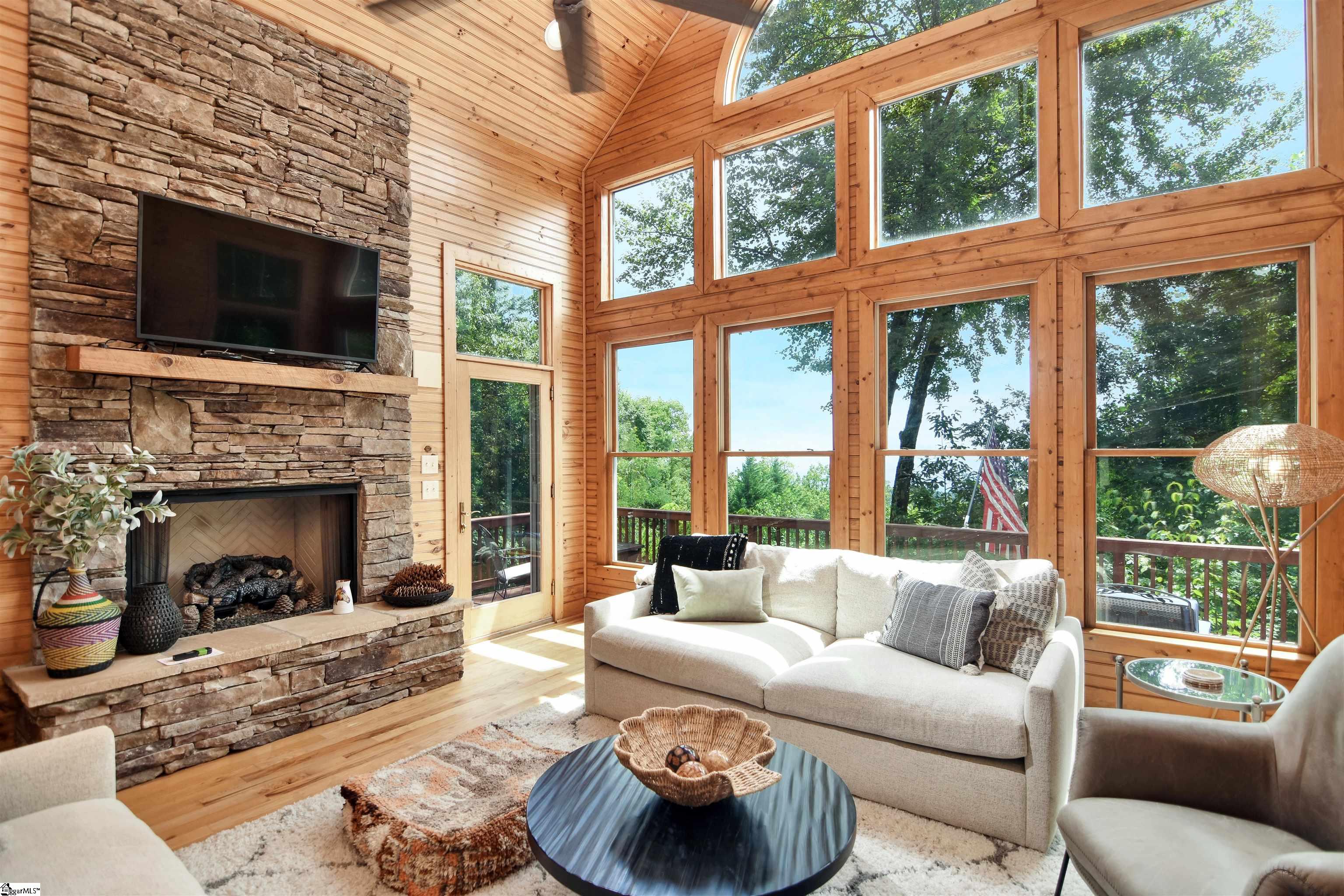 Property image 4 of 10 Woodbine Drive in Cliff Ridge at Caesars Head, Cleveland, SC 29635
