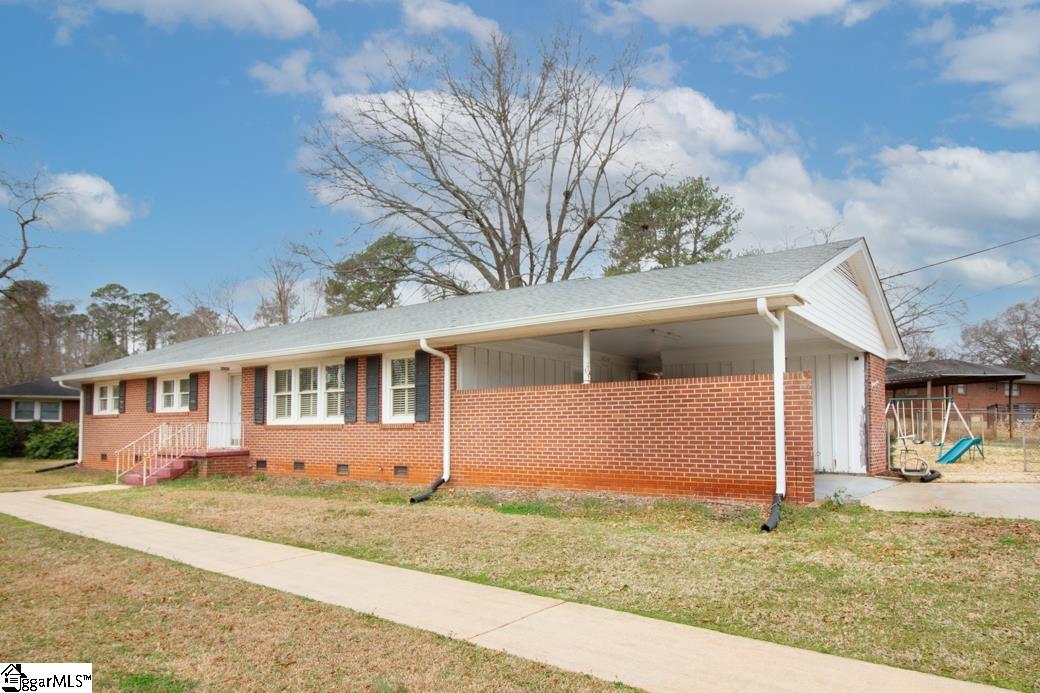 Property image 3 of 2025 Sheldon Drive in Bellview Estates, Anderson, SC 29621-3929
