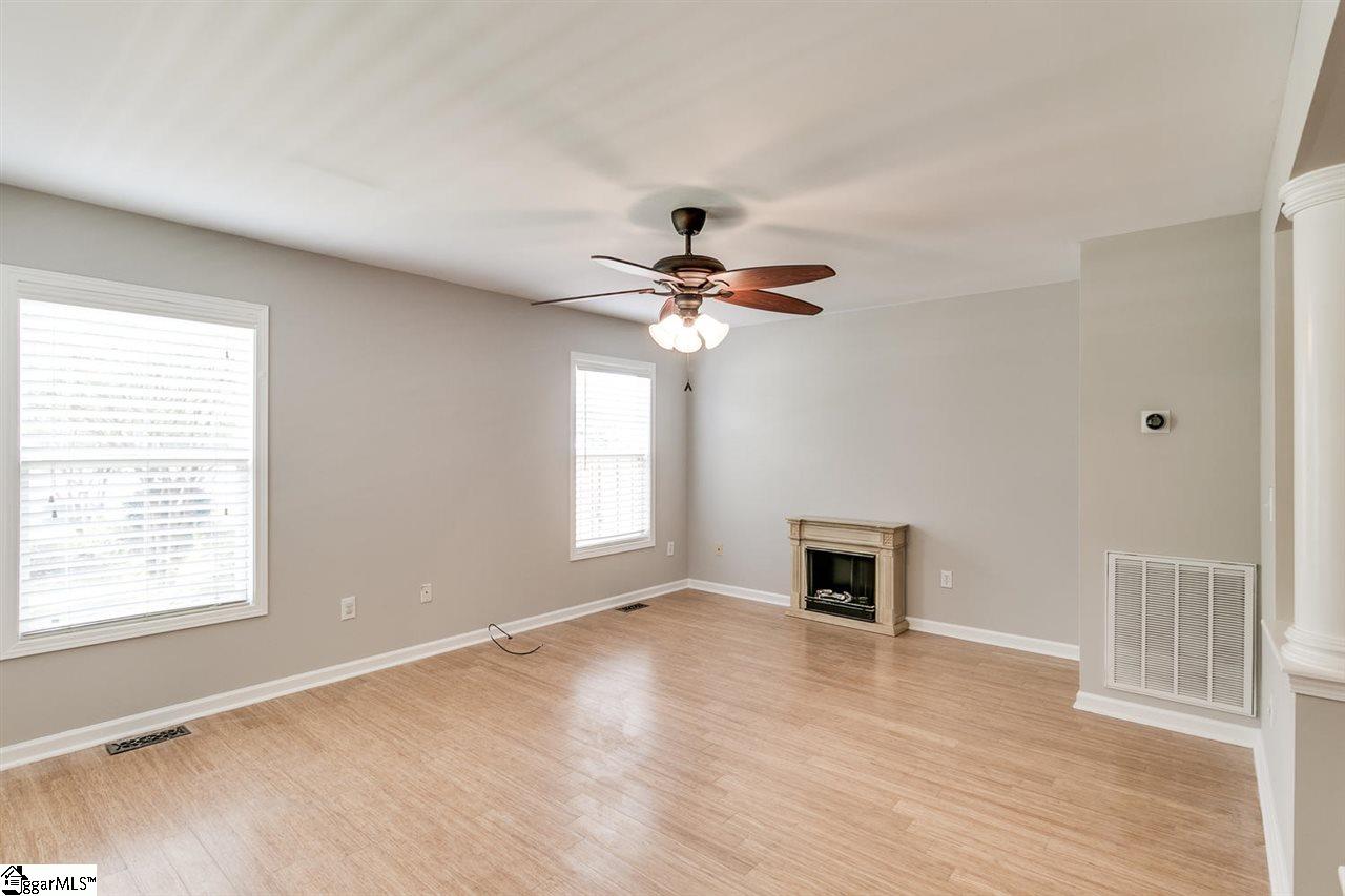 Property image 4 of 331 Woodlark Street in Arcadia Hills, Greenville, SC 29607