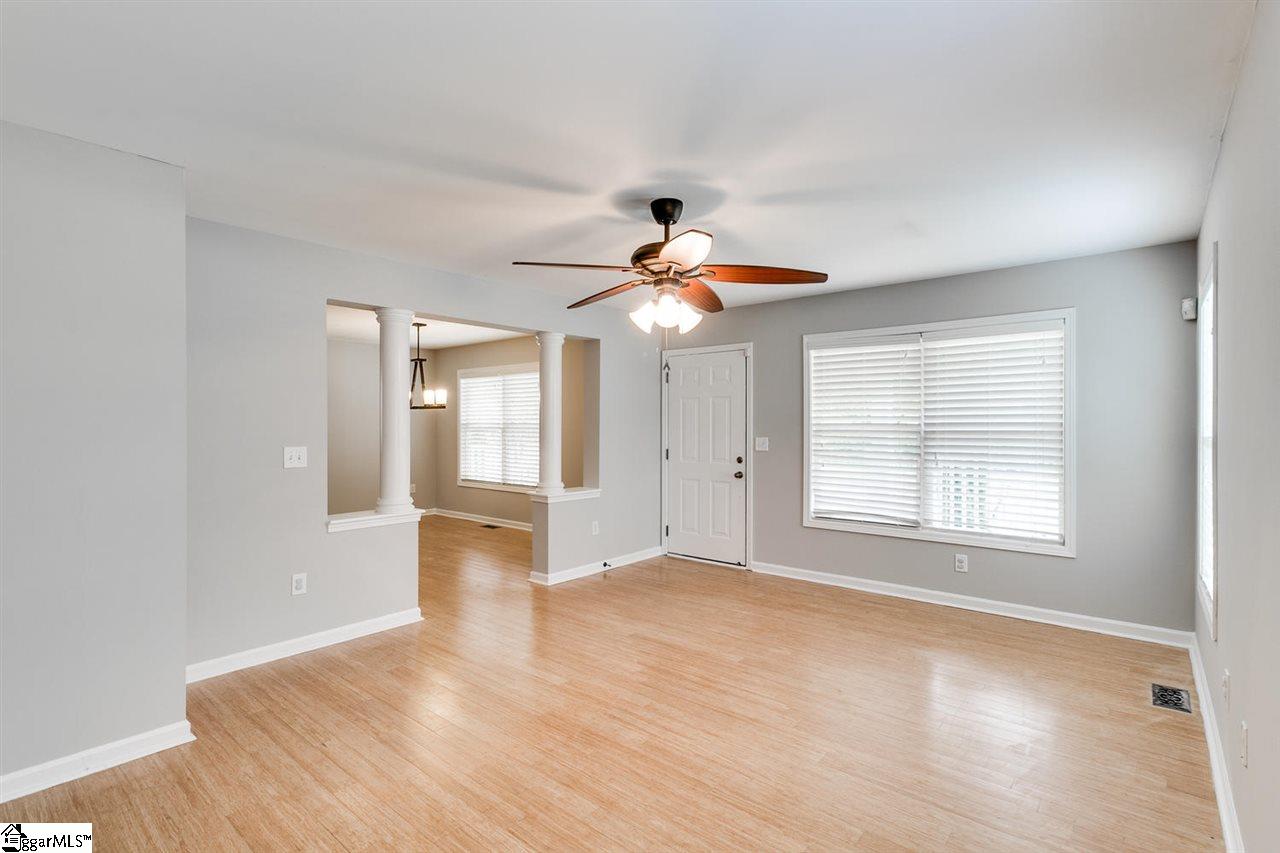 Property image 5 of 331 Woodlark Street in Arcadia Hills, Greenville, SC 29607