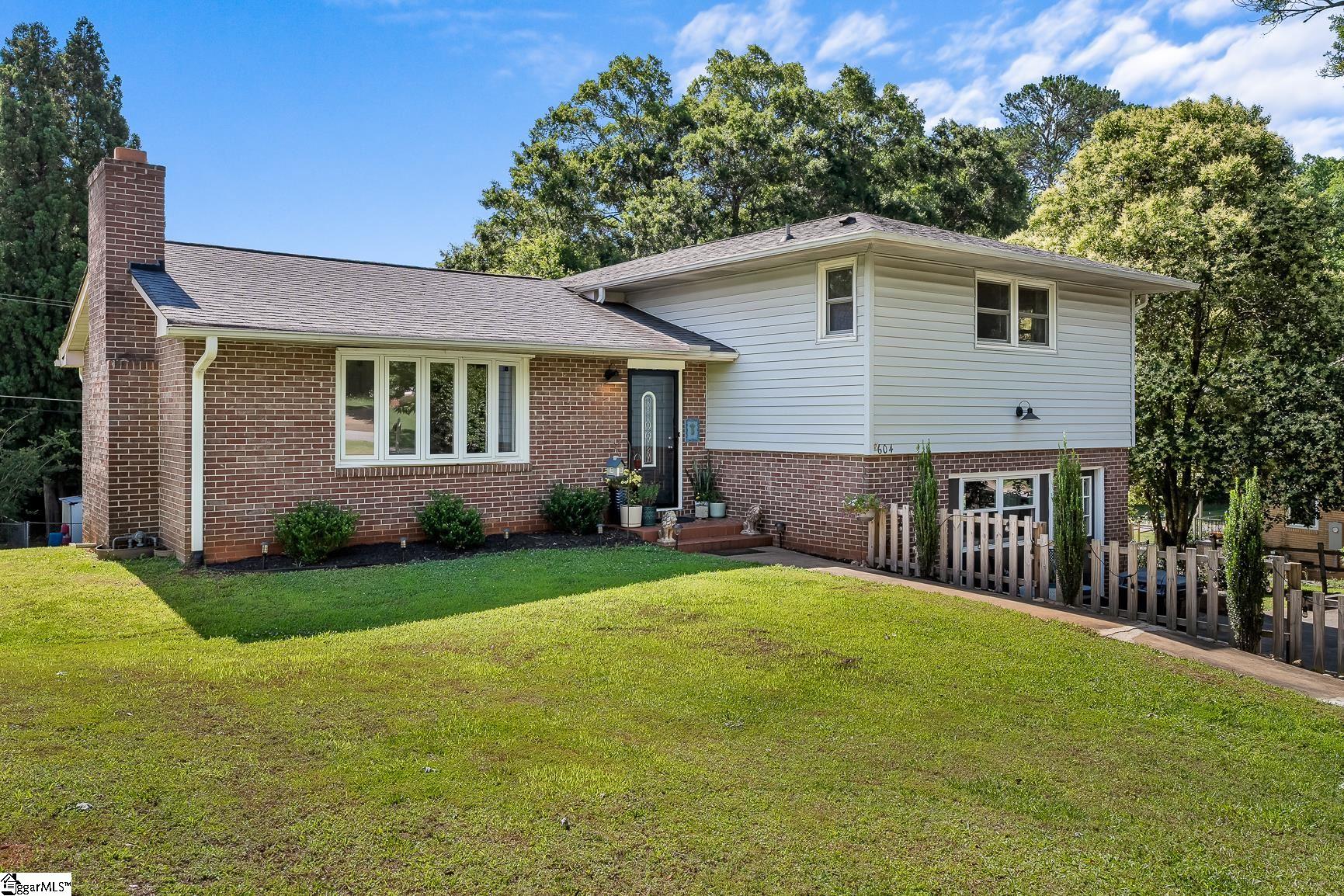 Property image 3 of 604 Concord Avenue in Bellview Estates, Anderson, SC 29621