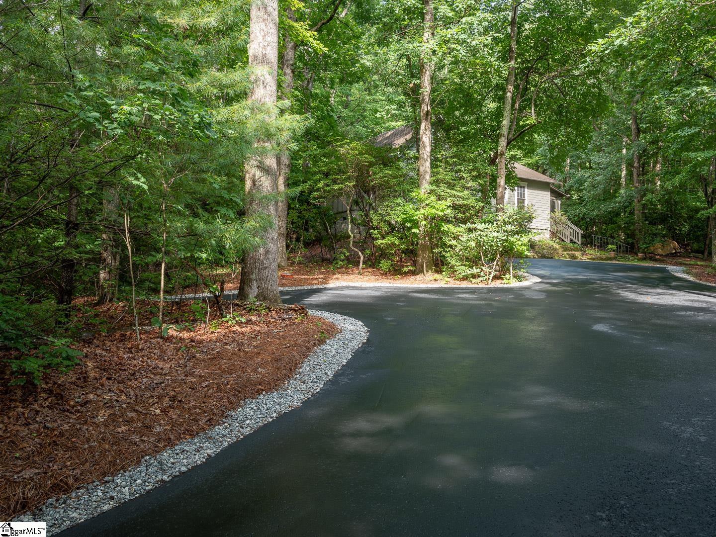 Property image 3 of 512 Cliff Ridge Drive in Cliff Ridge at Caesars Head, Cleveland, SC 29635