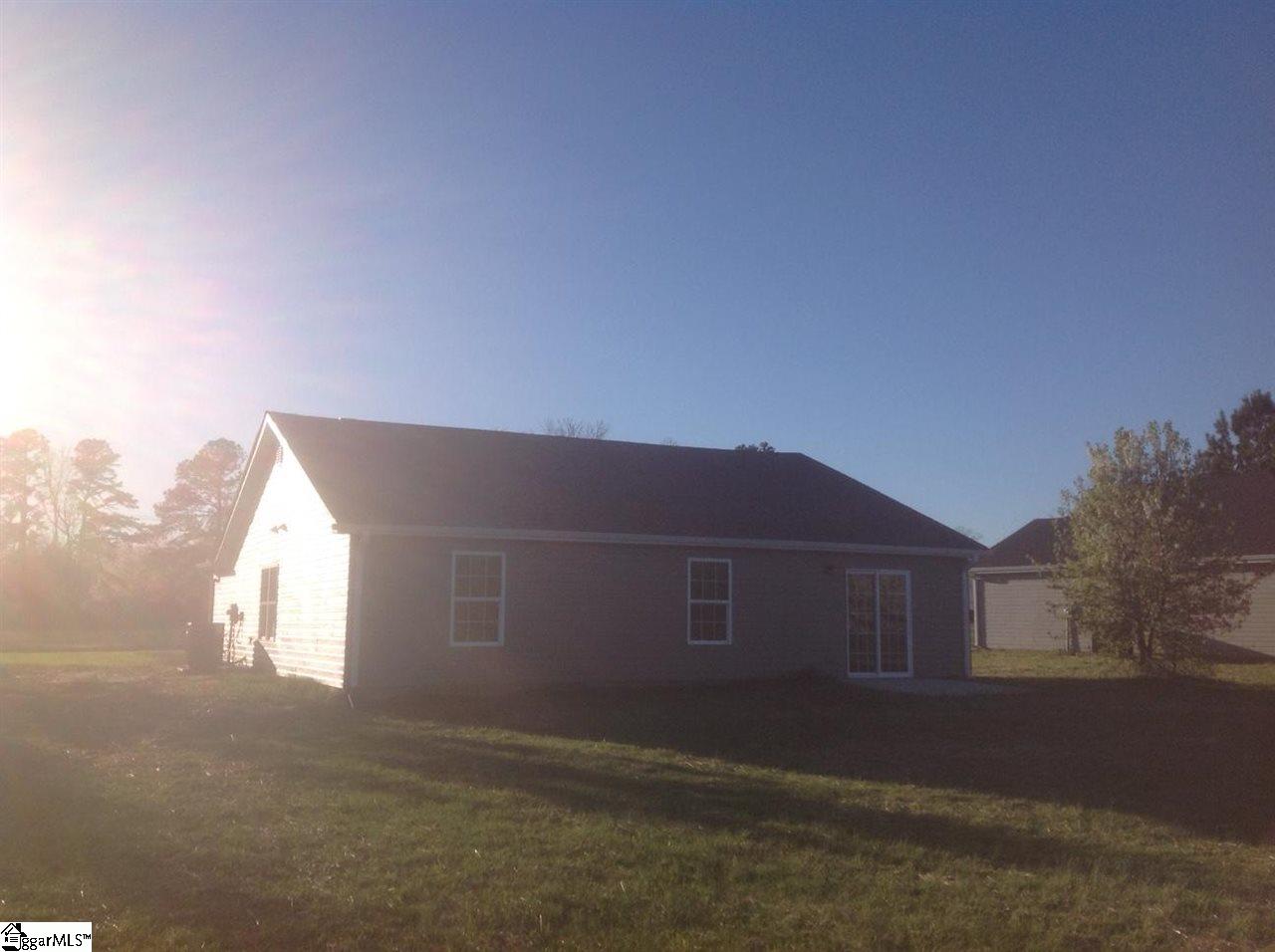 Property image 2 of 203 Essex Drive in Hampton Woods, Clinton, SC 29325