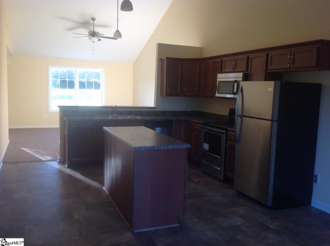 Property image 5 of 203 Essex Drive in Hampton Woods, Clinton, SC 29325