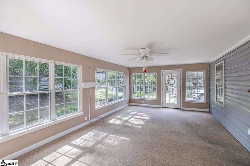 Property image 5 at 4 Gray Fox Court, Taylors, SC 29687
