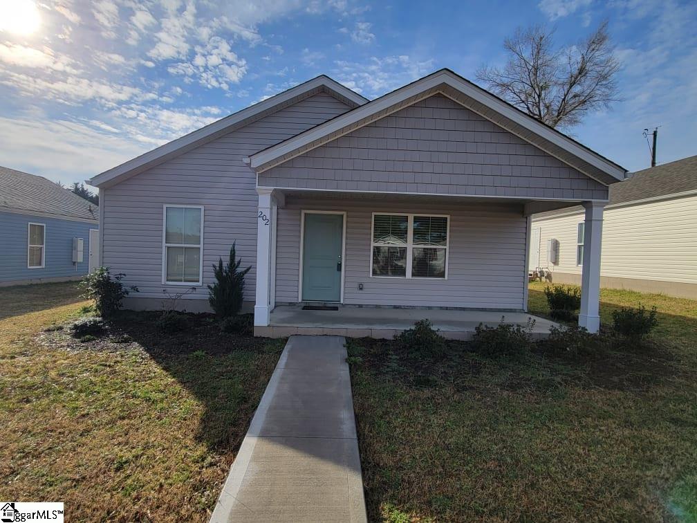 Property image 2 of 202 Dillon Drive in Blossom Meadows, Clinton, SC 29325