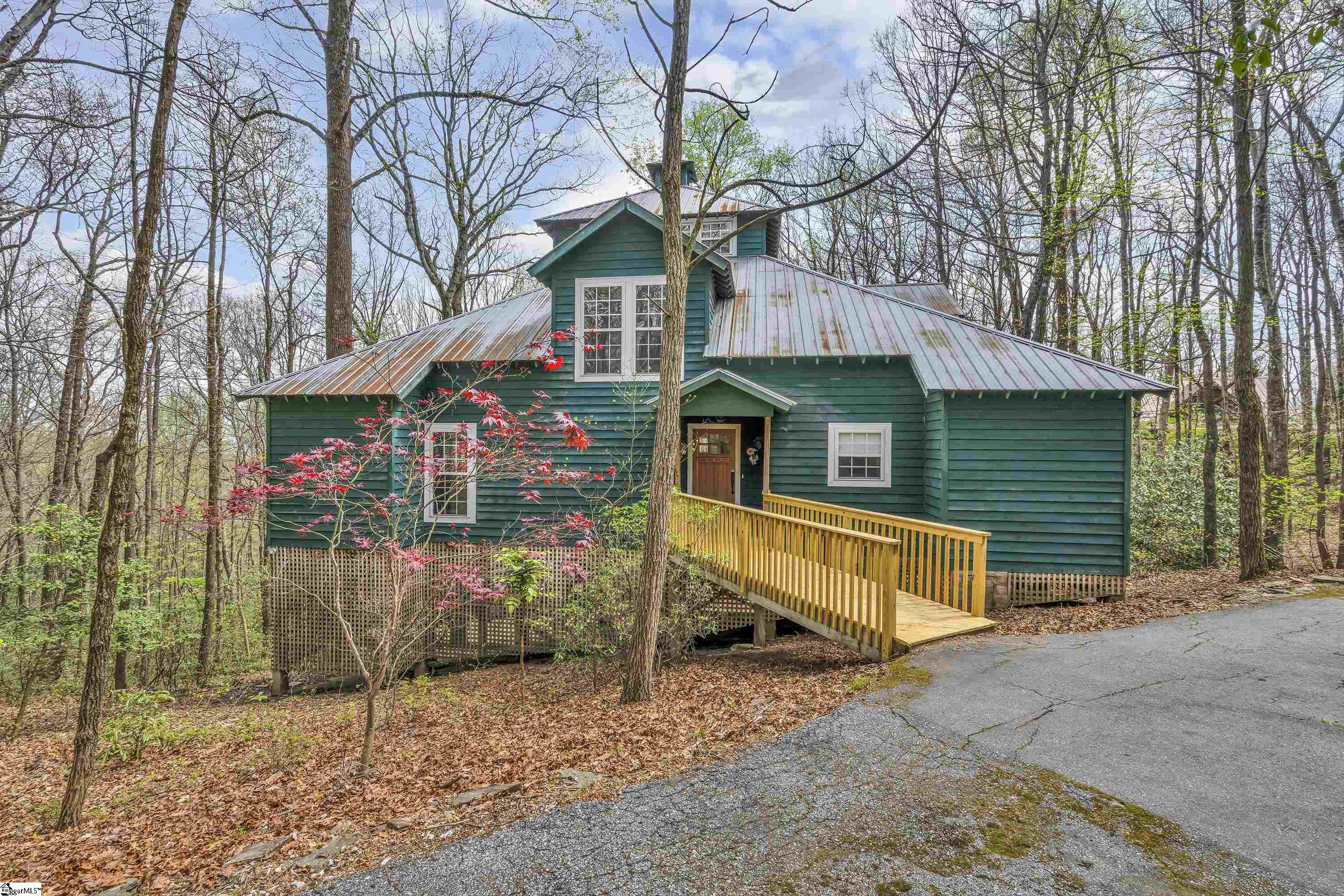 Property image 2 of 304 Cliff Ridge Drive in Cliff Ridge at Caesars Head, Cleveland, SC 29635