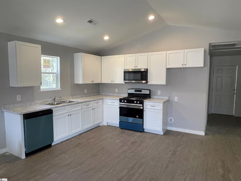 Property image 3 at 327 Dillon Drive, Clinton, SC 29325