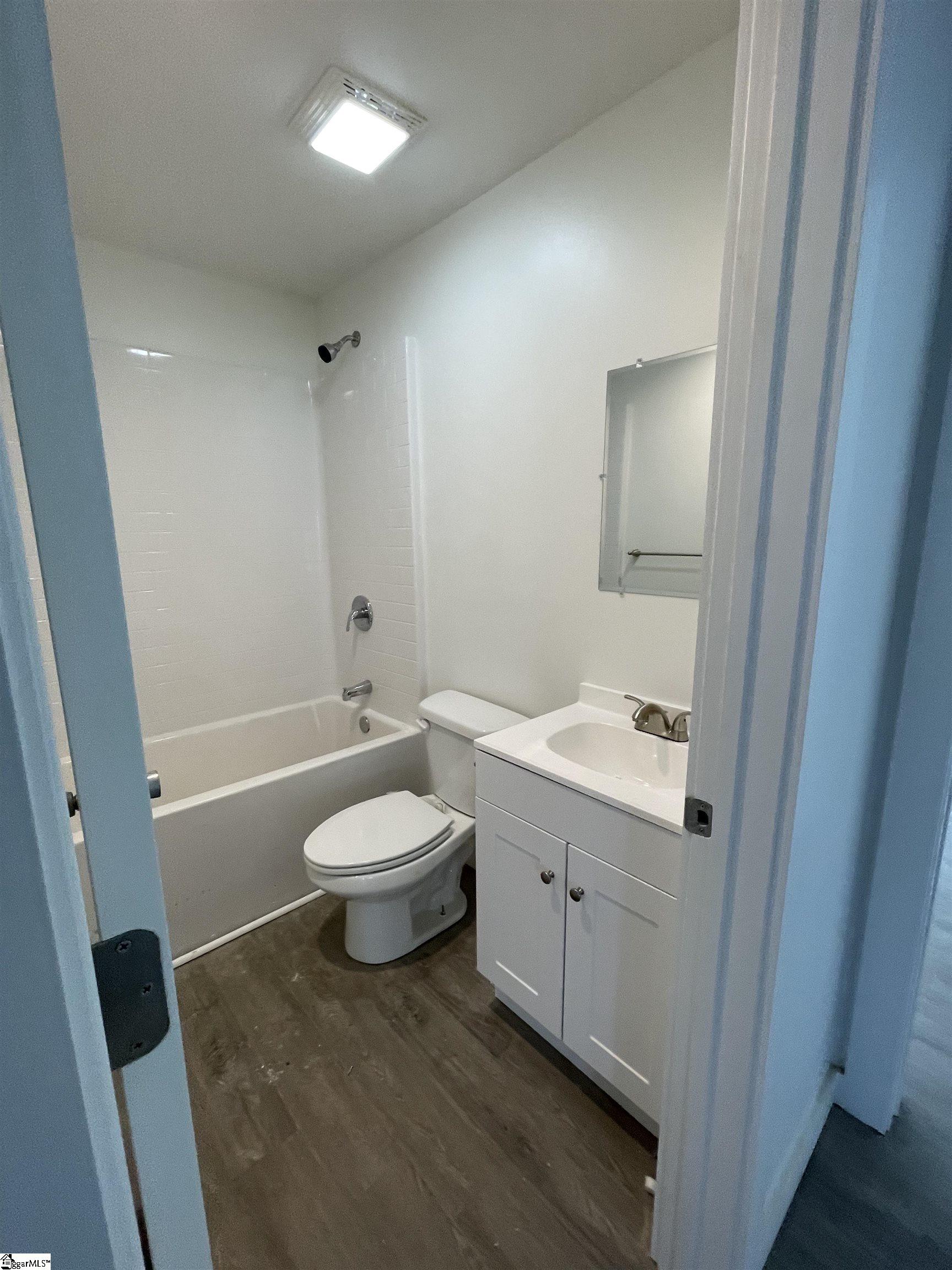 Property image 4 of 327 Dillon Drive in Blossom Meadows, Clinton, SC 29325
