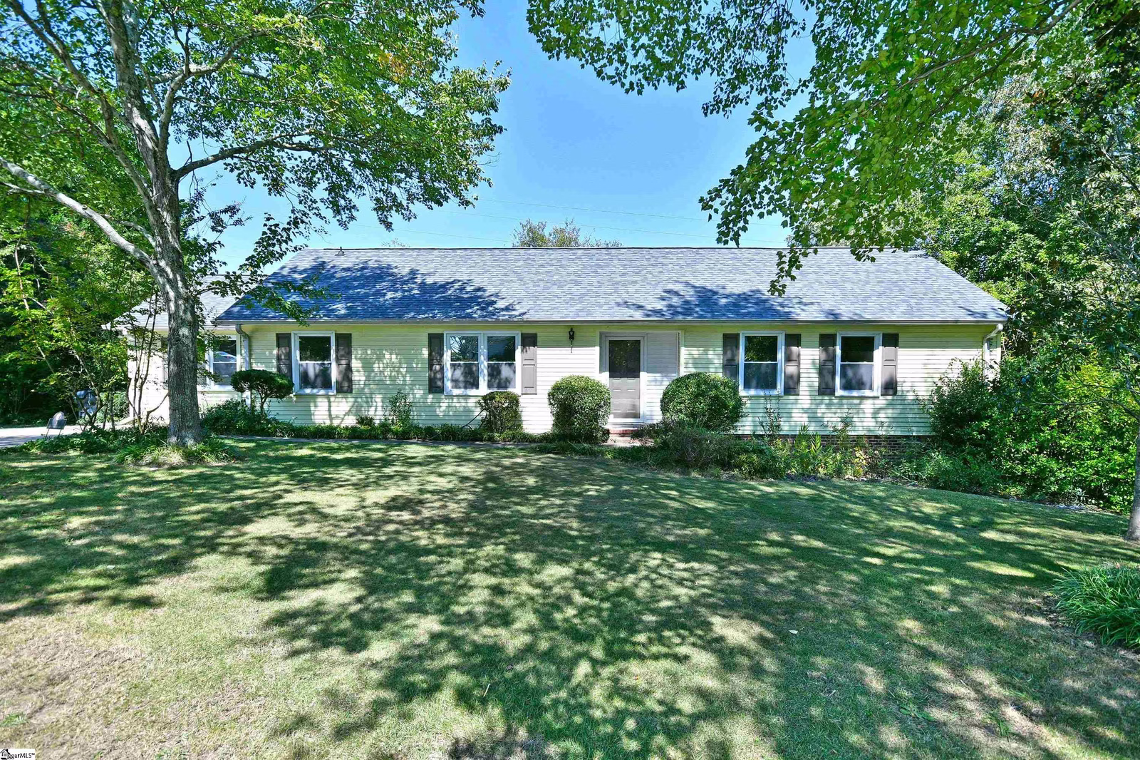 Property image 1 at 1 Gray Fox Square Square, Taylors, SC 29687