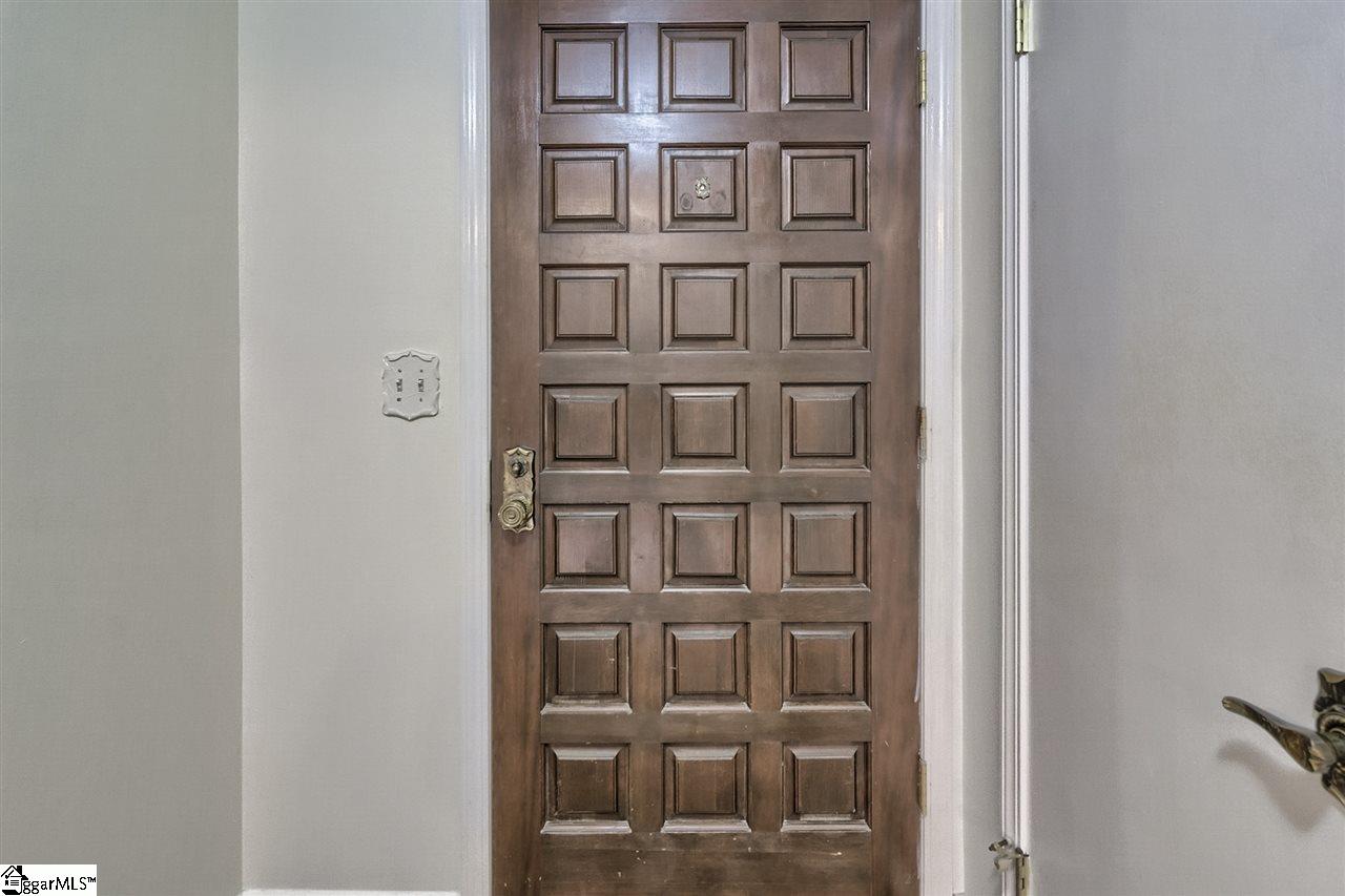 Property image 2 of 6 Crowndale Court in Gray Fox Run, Taylors, SC 29687