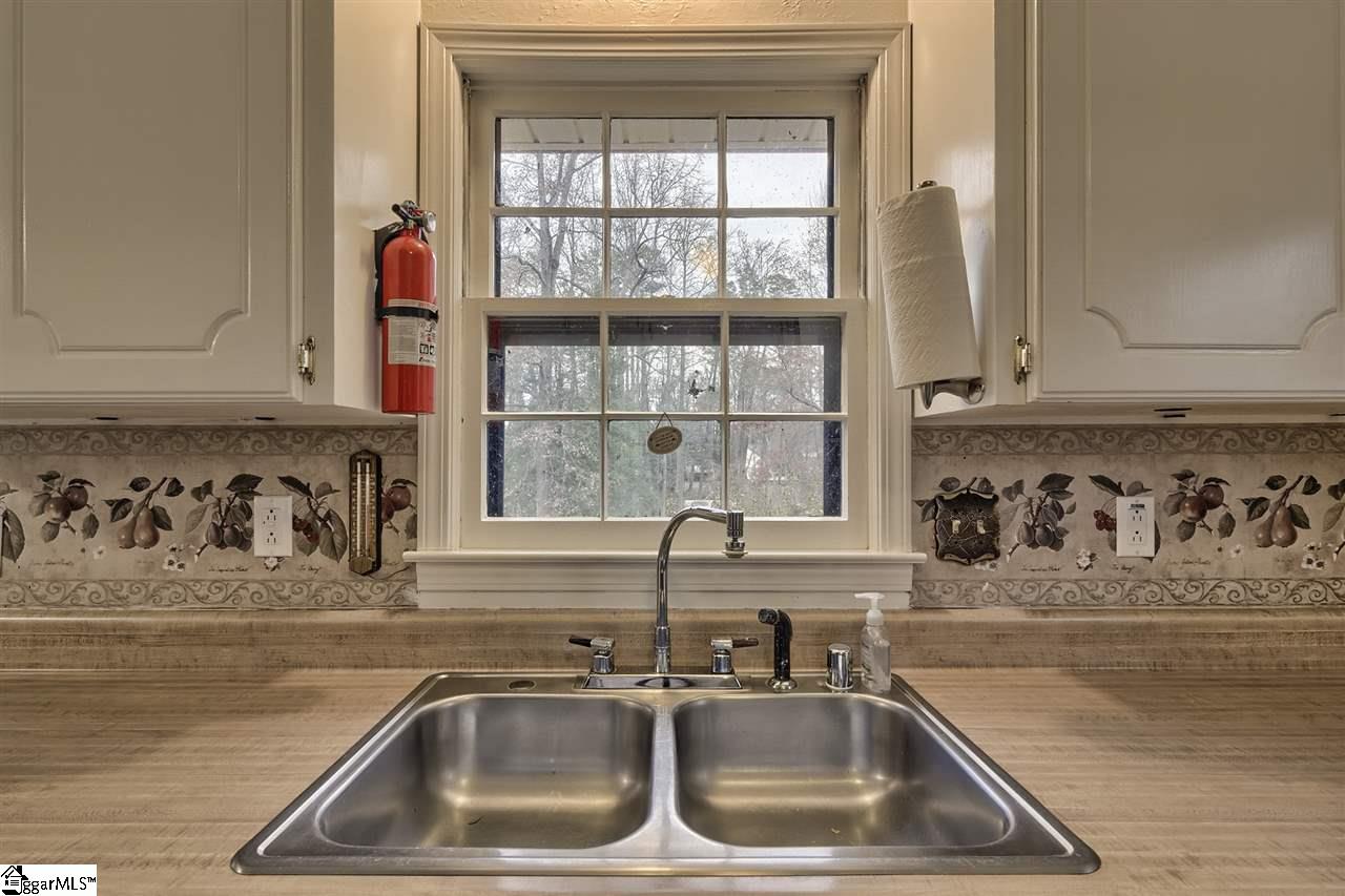 Property image 3 of 6 Crowndale Court in Gray Fox Run, Taylors, SC 29687