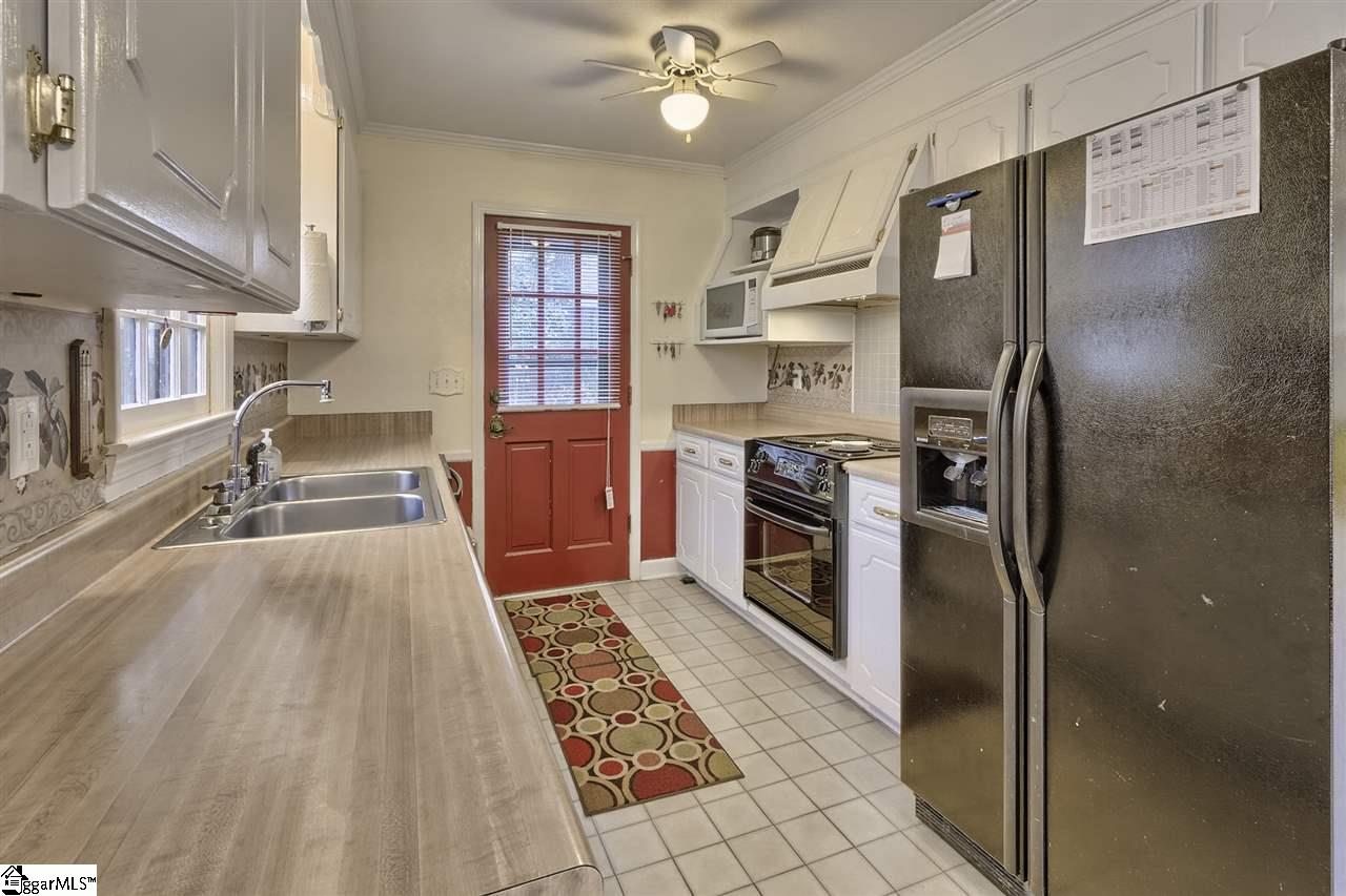 Property image 4 of 6 Crowndale Court in Gray Fox Run, Taylors, SC 29687