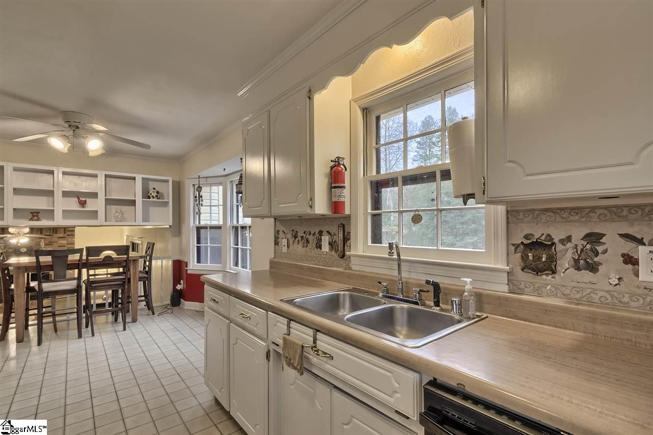 Property image 5 of 6 Crowndale Court in Gray Fox Run, Taylors, SC 29687