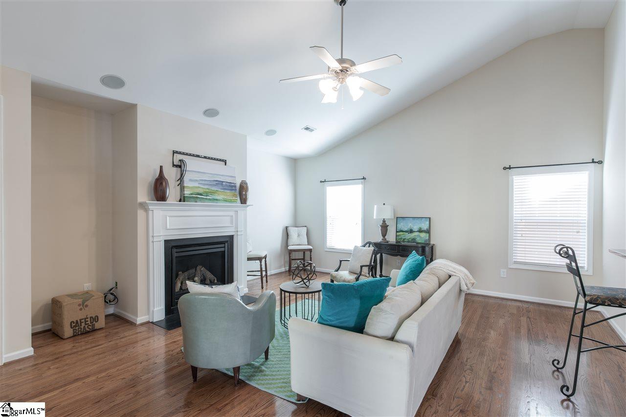 Property image 5 of 40 Flintwood Drive in Boxwood, Simpsonville, SC 29681