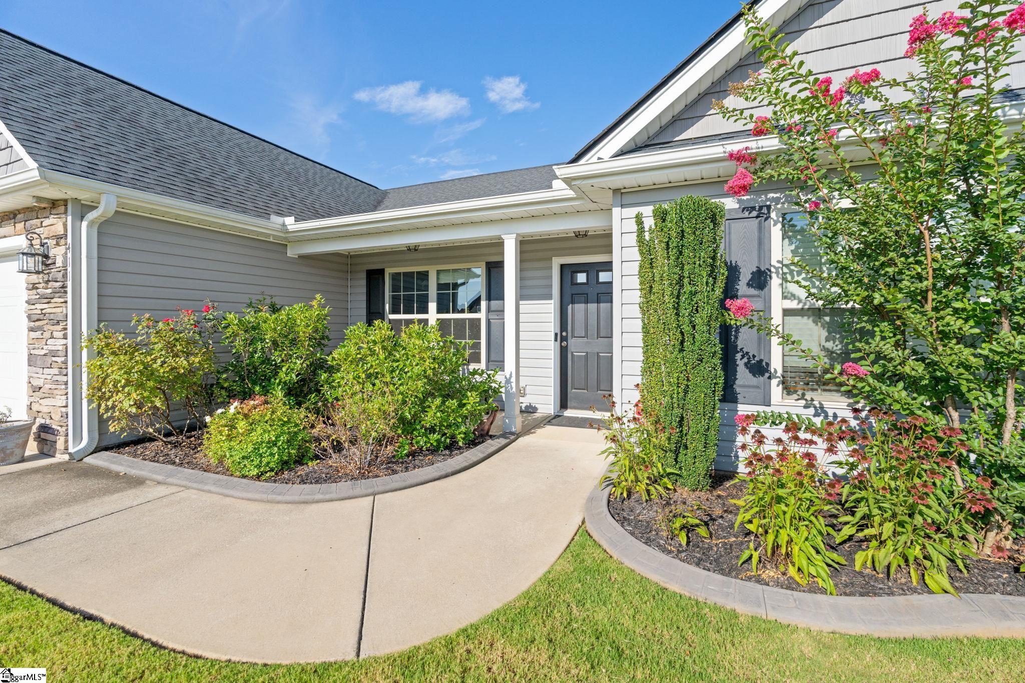 Property image 3 of 411 Peaksview Drive in Lockeland Park, Simpsonville, SC 29681