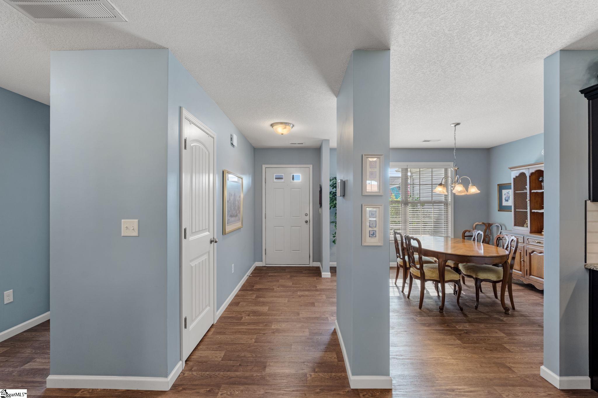 Property image 5 of 411 Peaksview Drive in Lockeland Park, Simpsonville, SC 29681