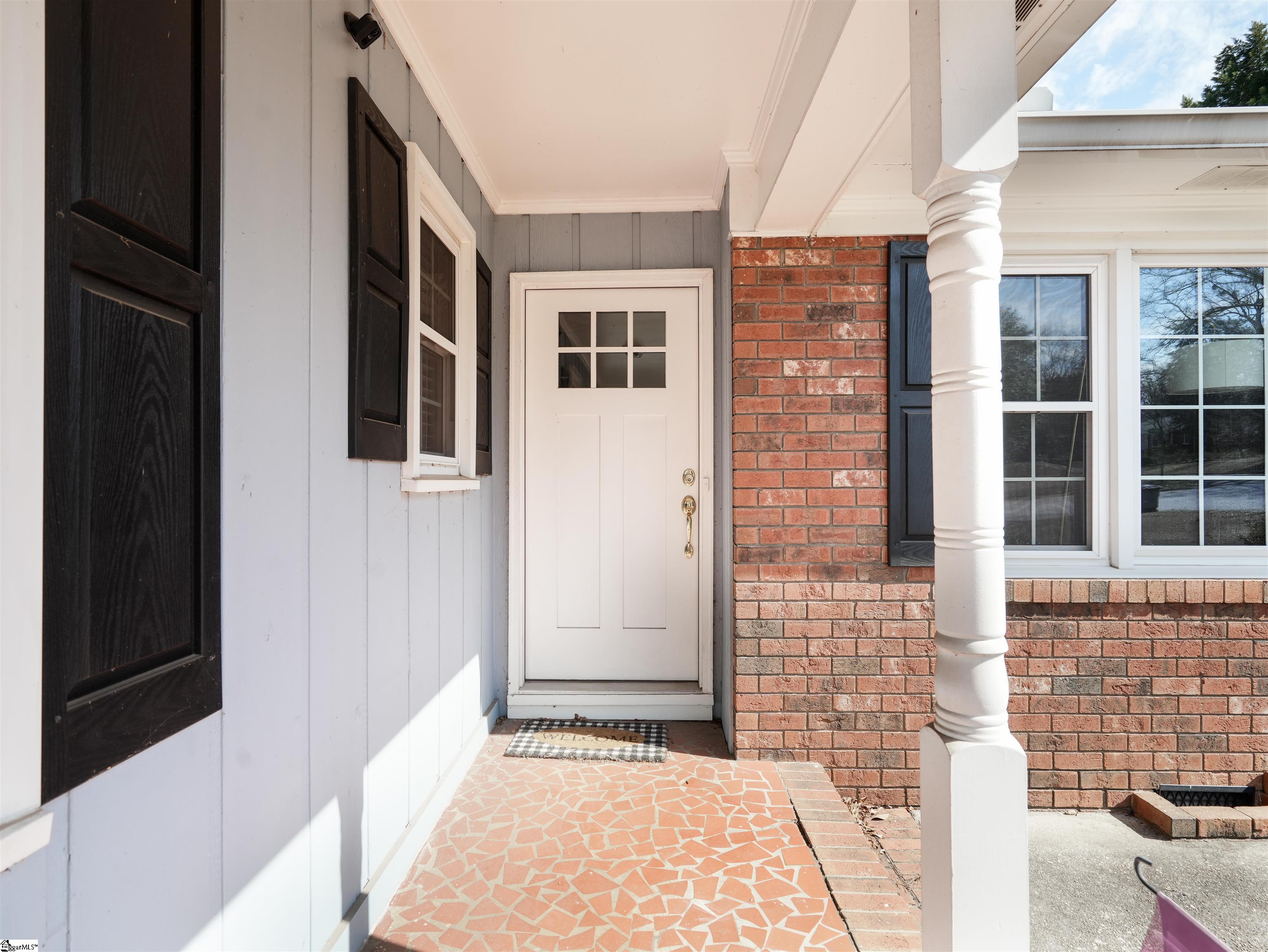 Property image 2 of 302 Lambourn Way in Kingsgate, Greenville, SC 29615