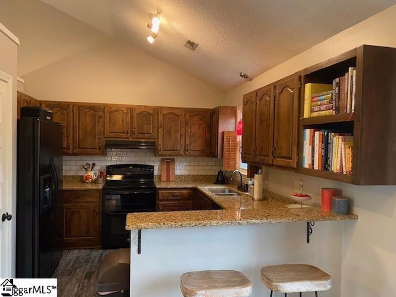 Property image 2 at 4 Ivy Log Court, Greenville, SC 29609