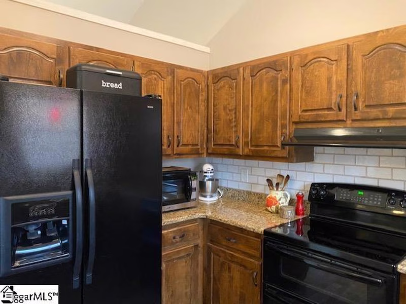 Property image 4 at 4 Ivy Log Court, Greenville, SC 29609