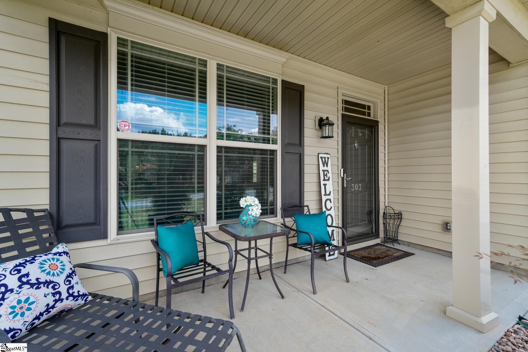 Property image 2 of 303 CypressHill Court in Harrison Cove, Simpsonville, SC 29681