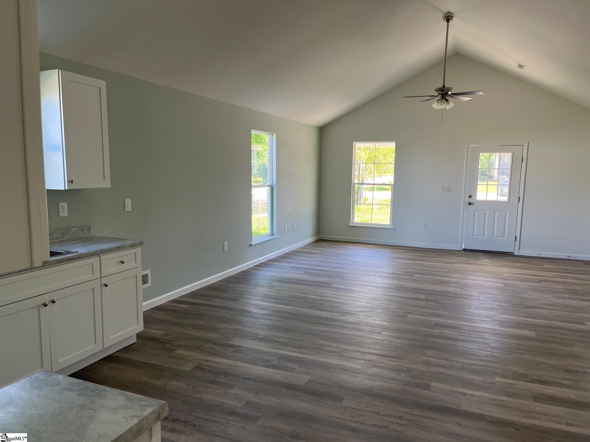 Property image 3 of 122 Colleton Lane in Blossom Meadows, Clinton, SC 29325