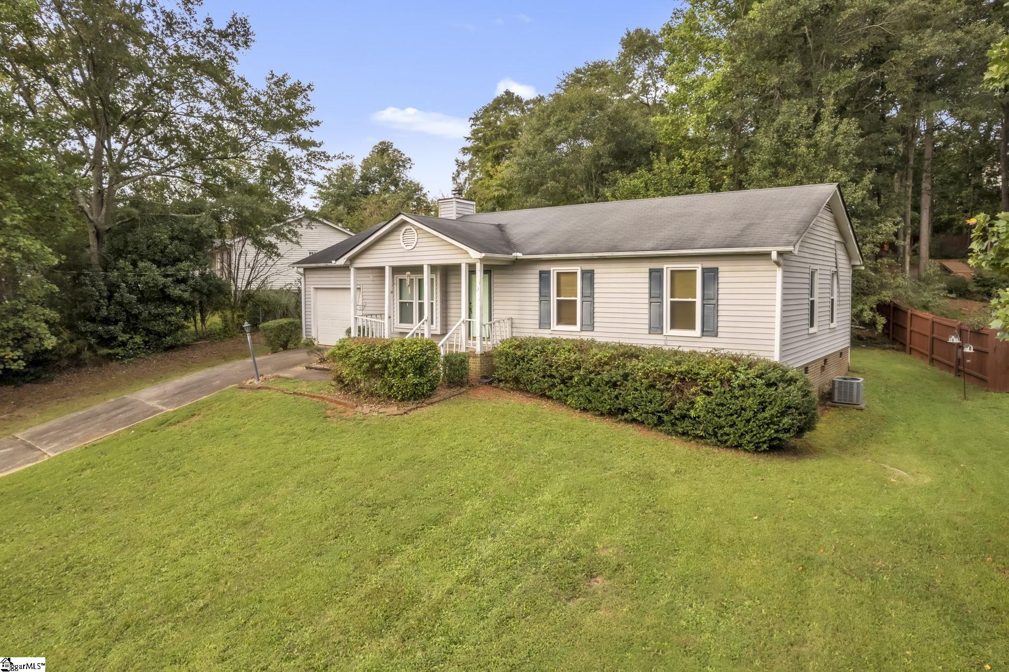 Property image 2 of 121 Apollo Avenue in Crestview Hills, Greer, SC 29651