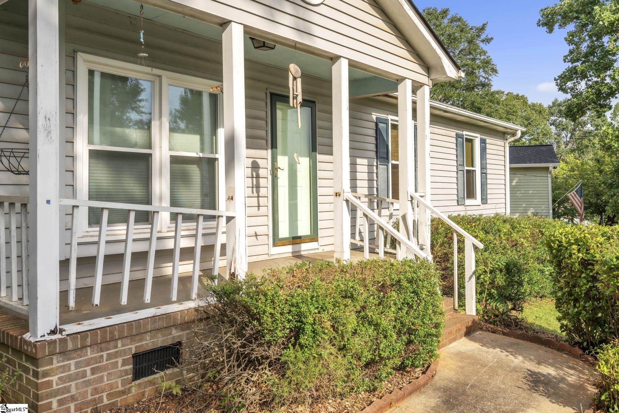 Property image 3 of 121 Apollo Avenue in Crestview Hills, Greer, SC 29651