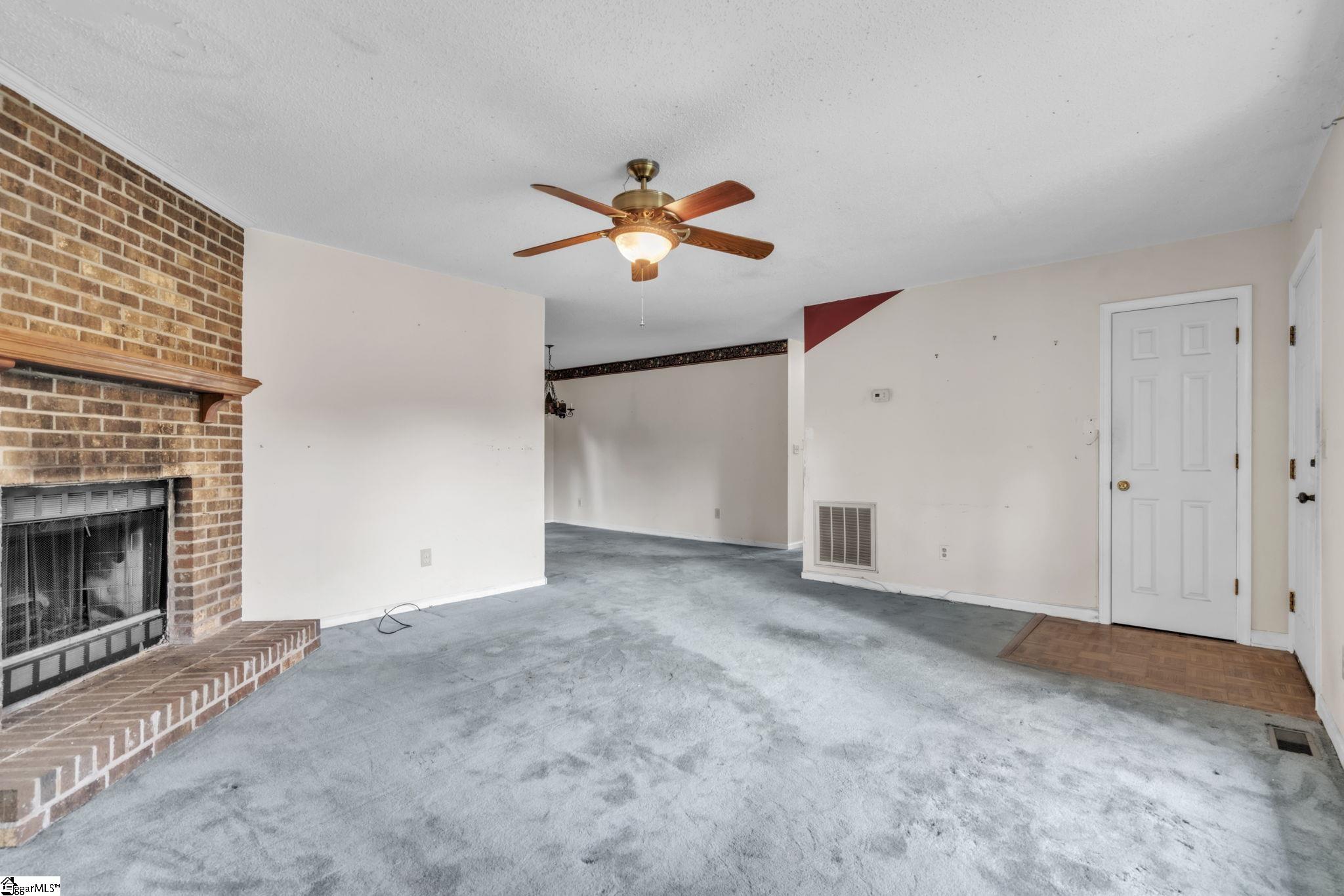 Property image 5 of 121 Apollo Avenue in Crestview Hills, Greer, SC 29651