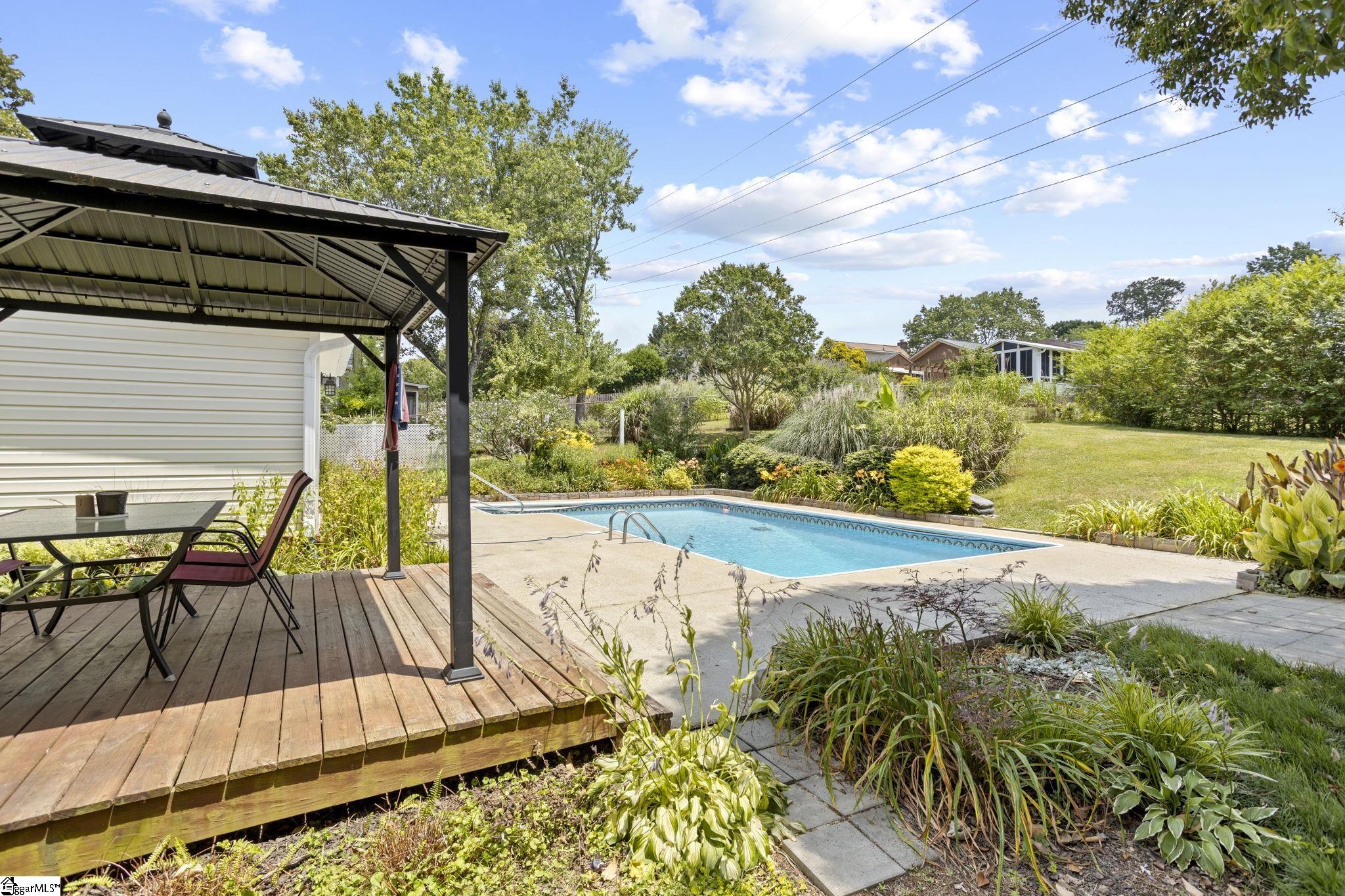 Property image 2 of 5 Crowndale Court in Gray Fox Run, Taylors, SC 29687