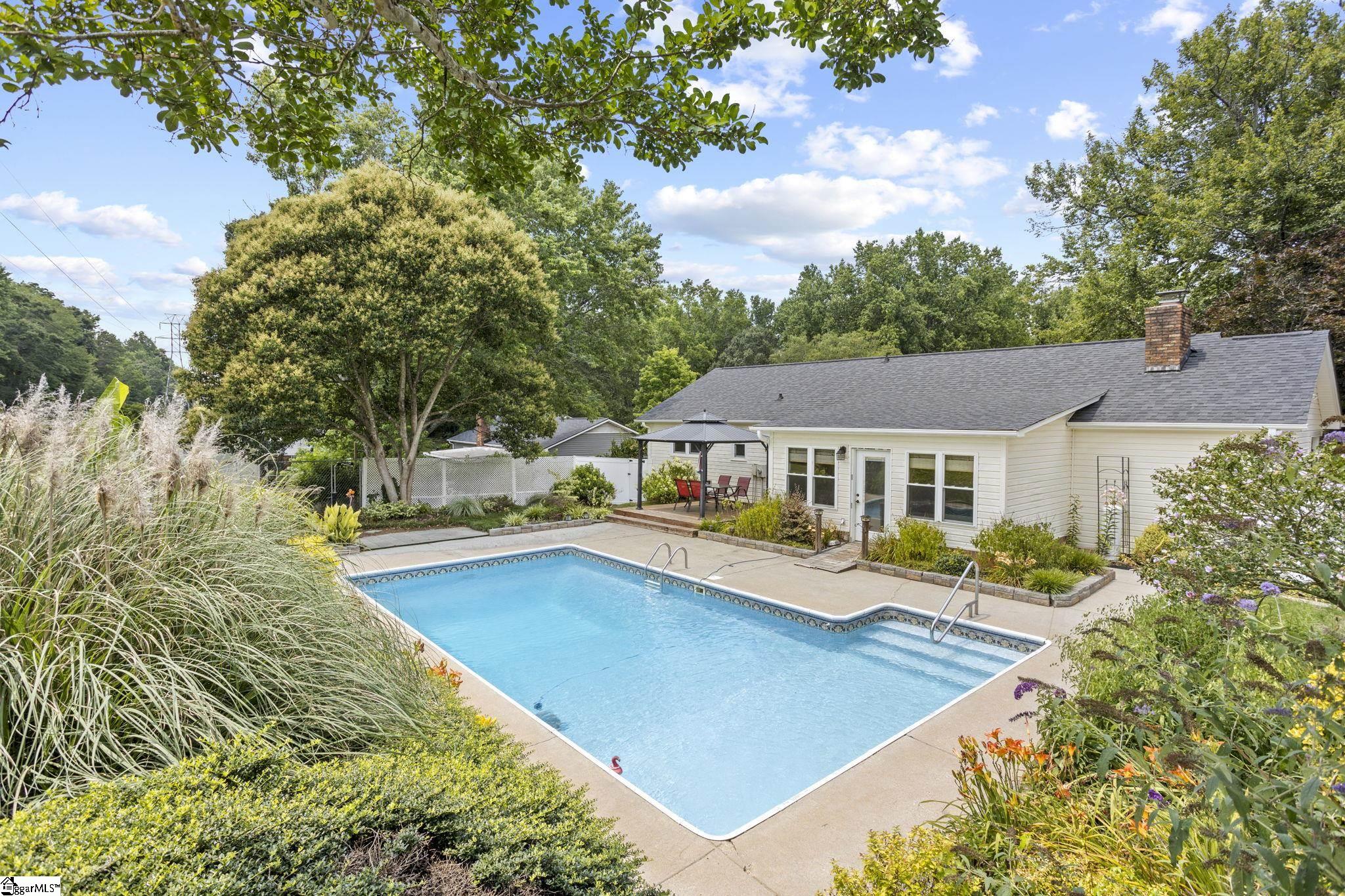 Property image 4 of 5 Crowndale Court in Gray Fox Run, Taylors, SC 29687