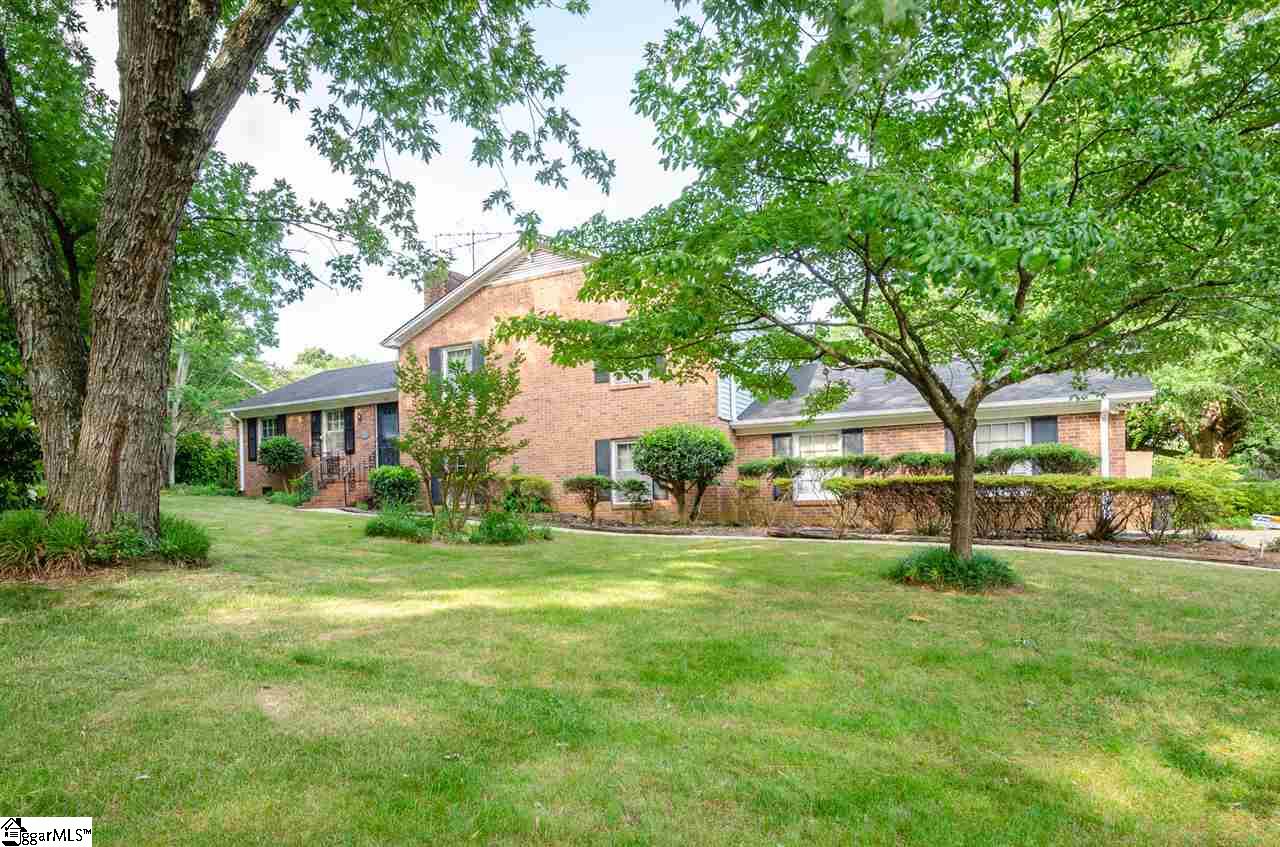 Property image 2 of 231 Donington Drive in Kingsgate, Greenville, SC 29615