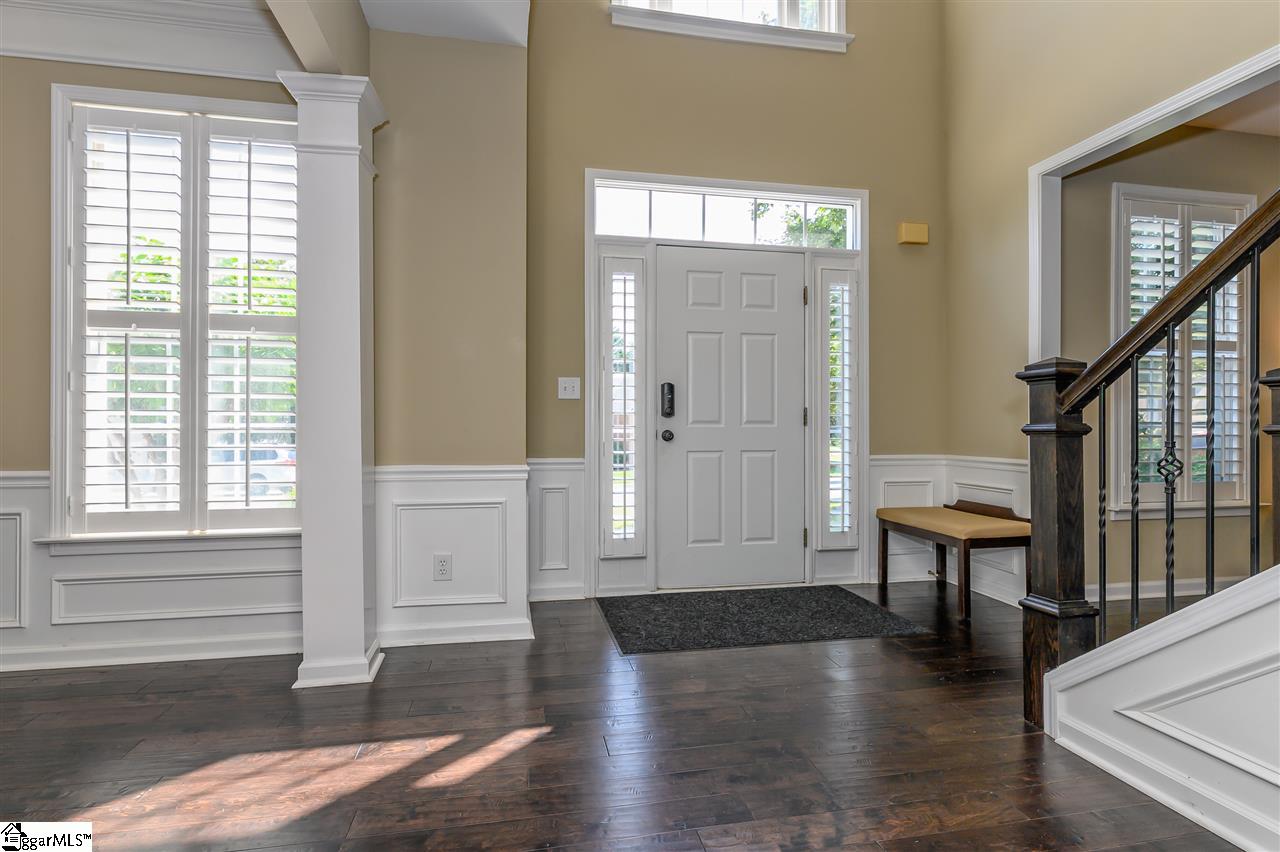 Property image 3 of 15 Wolf Den Drive in Hudson Forest, Greer, SC 29650