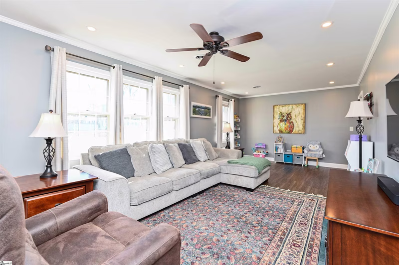 Property image 3 at 8 Cavendish Close, Taylors, SC 29687