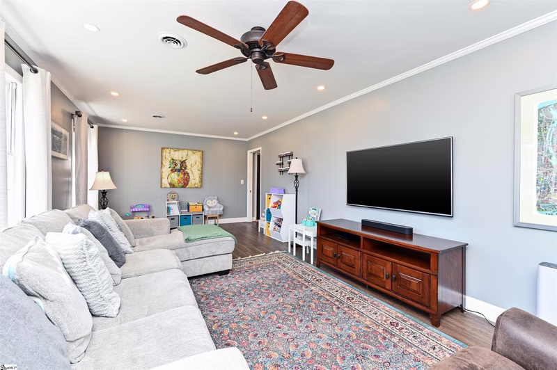 Property image 4 at 8 Cavendish Close, Taylors, SC 29687