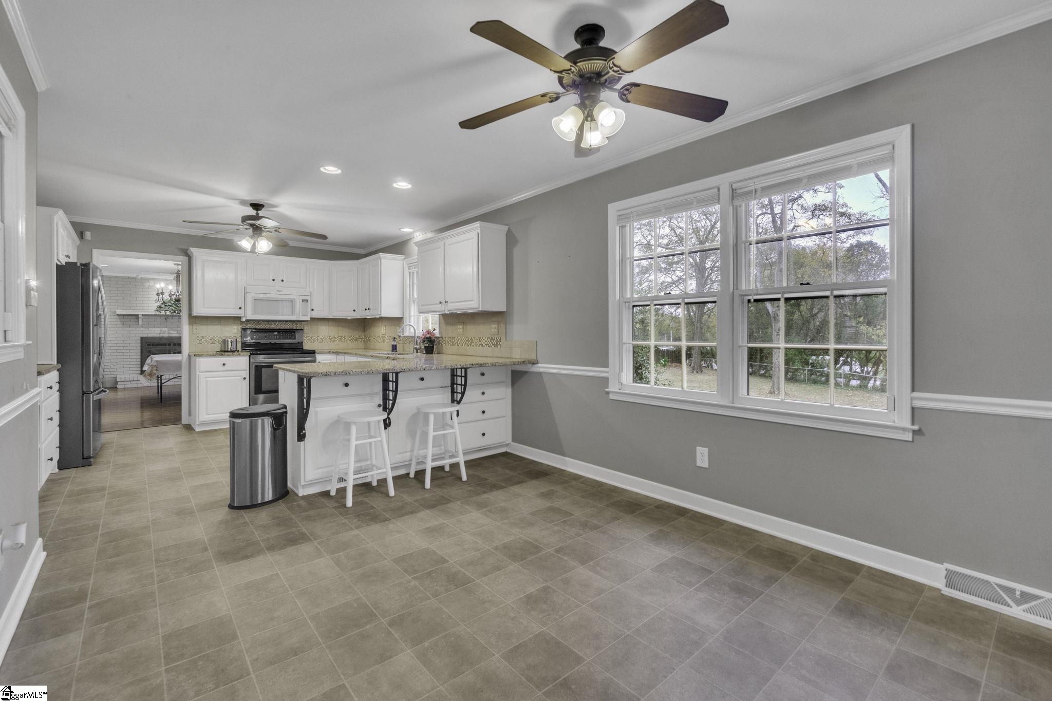 Property image 4 of 125 Swindon Circle in Kingsgate, Greenville, SC 29615