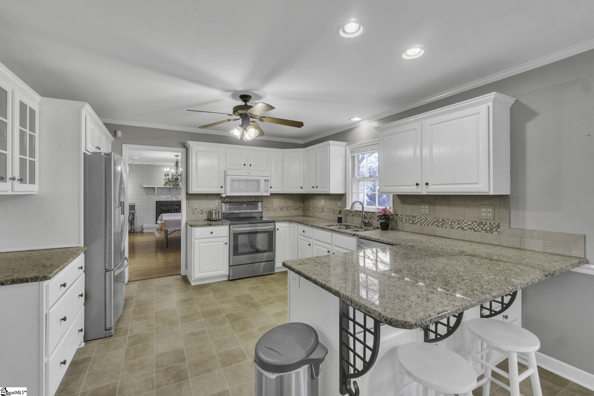 Property image 5 of 125 Swindon Circle in Kingsgate, Greenville, SC 29615
