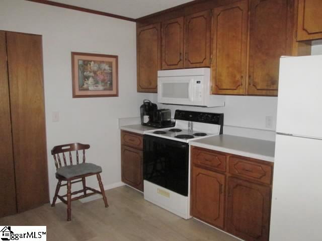 Property image 4 of 101 Center Drive in Grayview Estate, Laurens, SC 29360