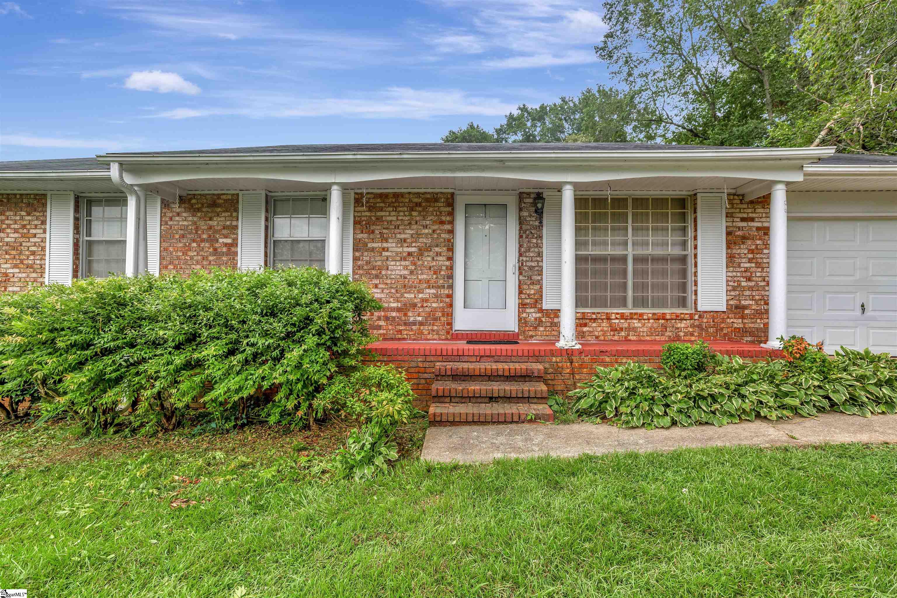 Property image 2 of 203 Fleming Drive in Fairfield Acres, Anderson, SC 29621