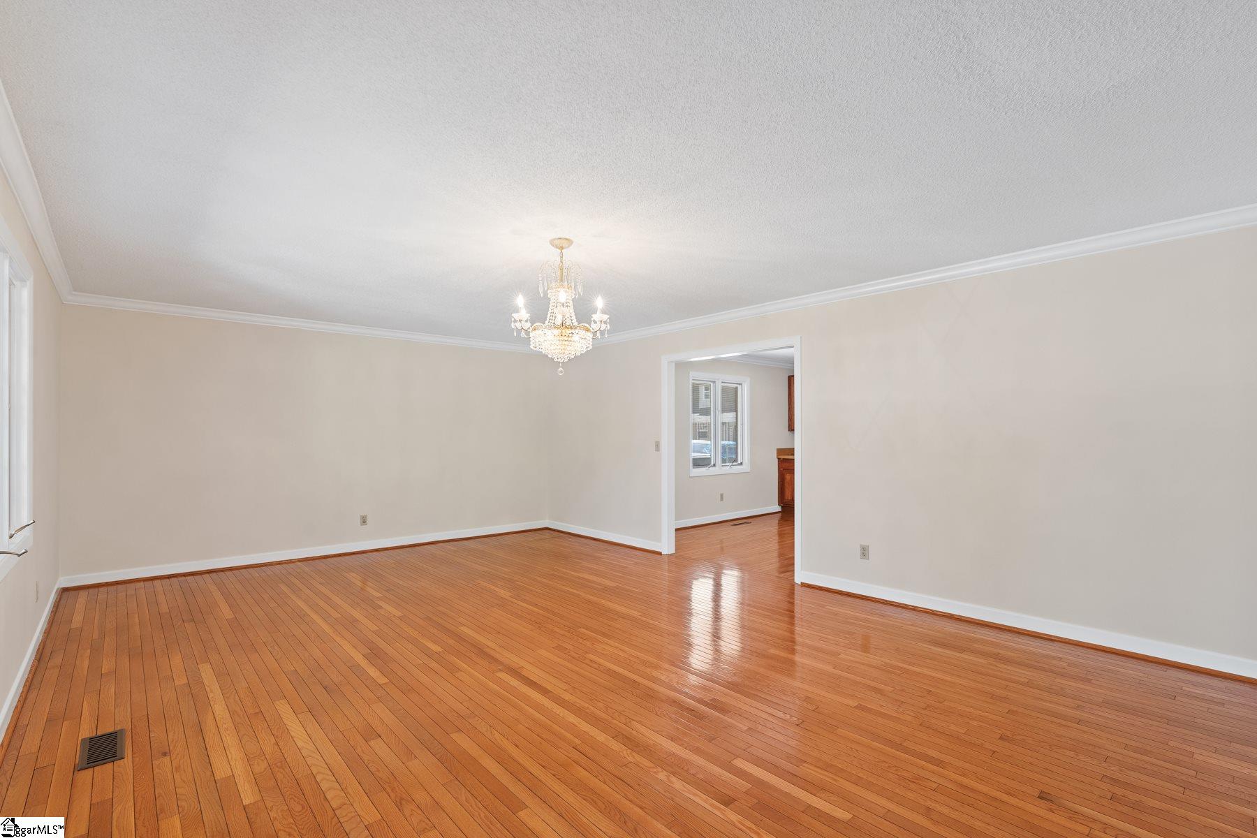 Property image 3 of 827 Butler Springs Road in Heritage Hills, Greenville, SC 29615
