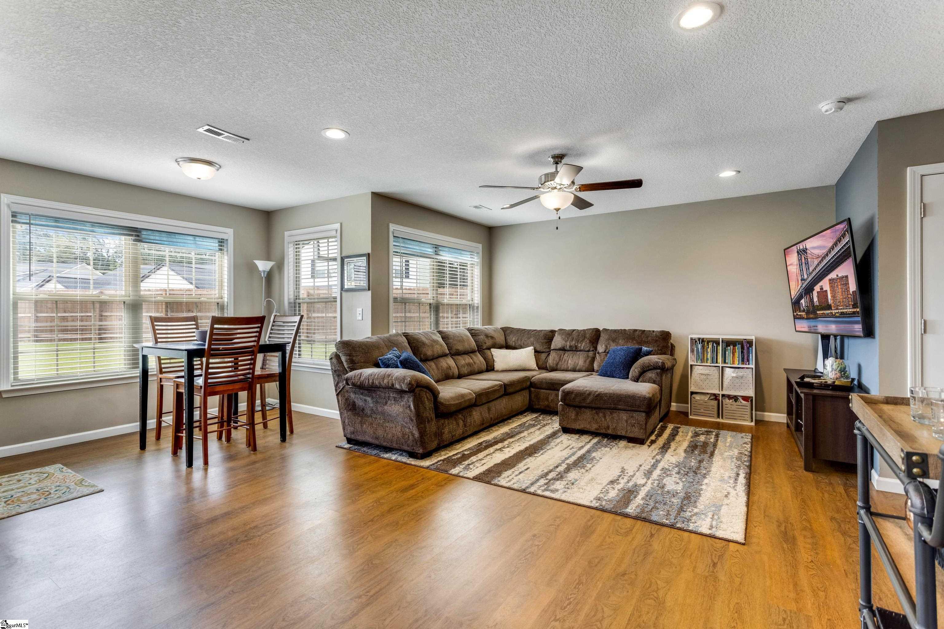 Property image 5 of 465 Peaksview Drive in Lockeland Park, Simpsonville, SC 29681