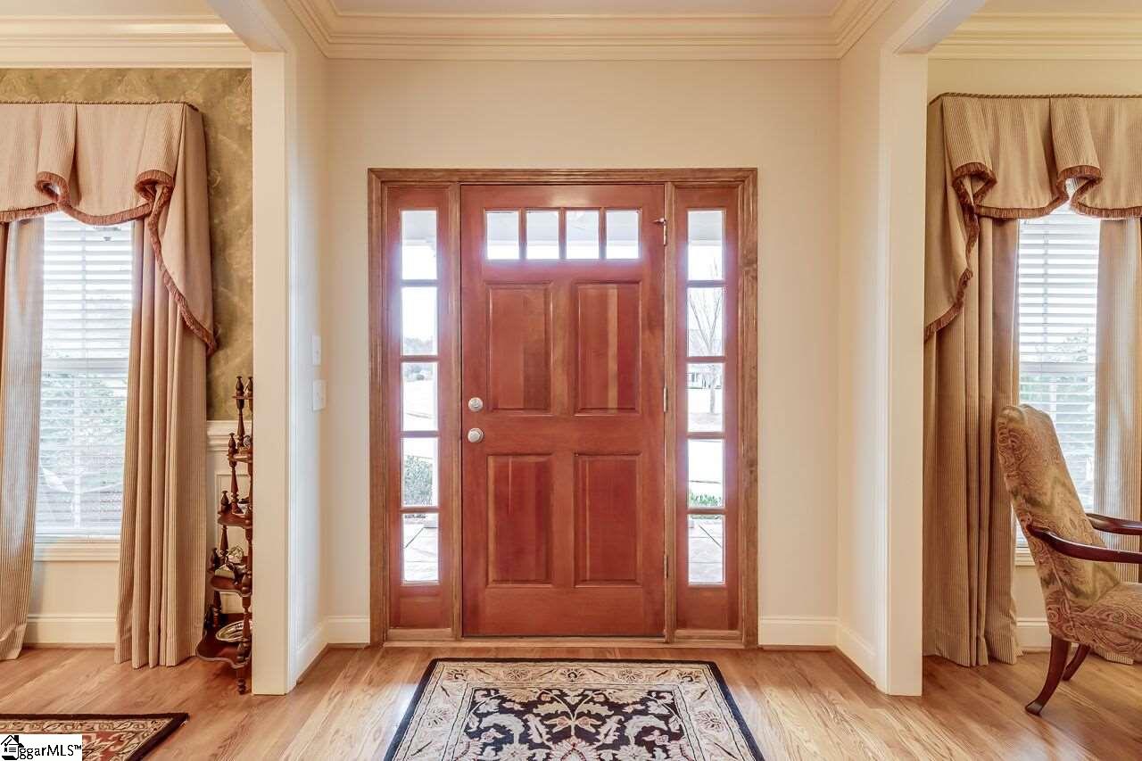Property image 3 of 111 Farm Mill Circle in Boxwood, Simpsonville, SC 29681