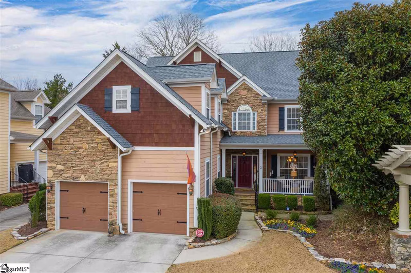 2 Applewood Drive