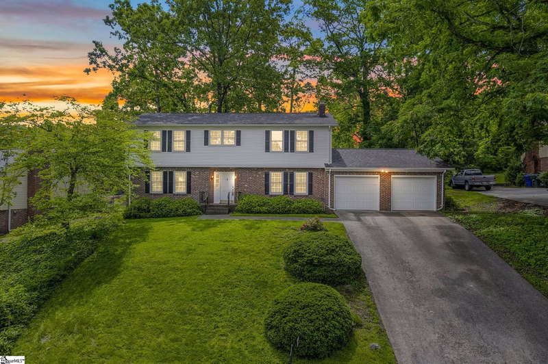 Seven Oaks, Taylors Community
