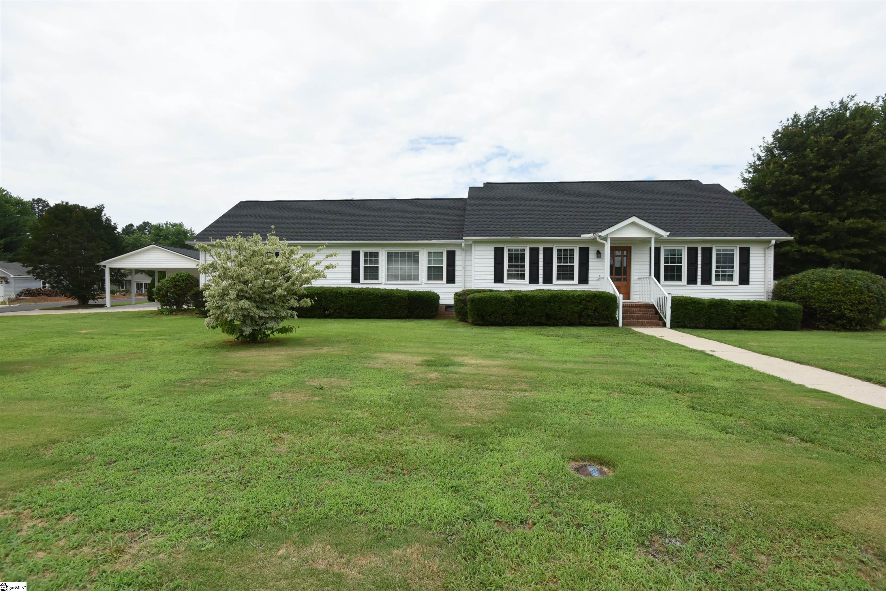 Property image 2 of 201 Andulusian Trail in Heritage Lakes, Simpsonville, SC 29681