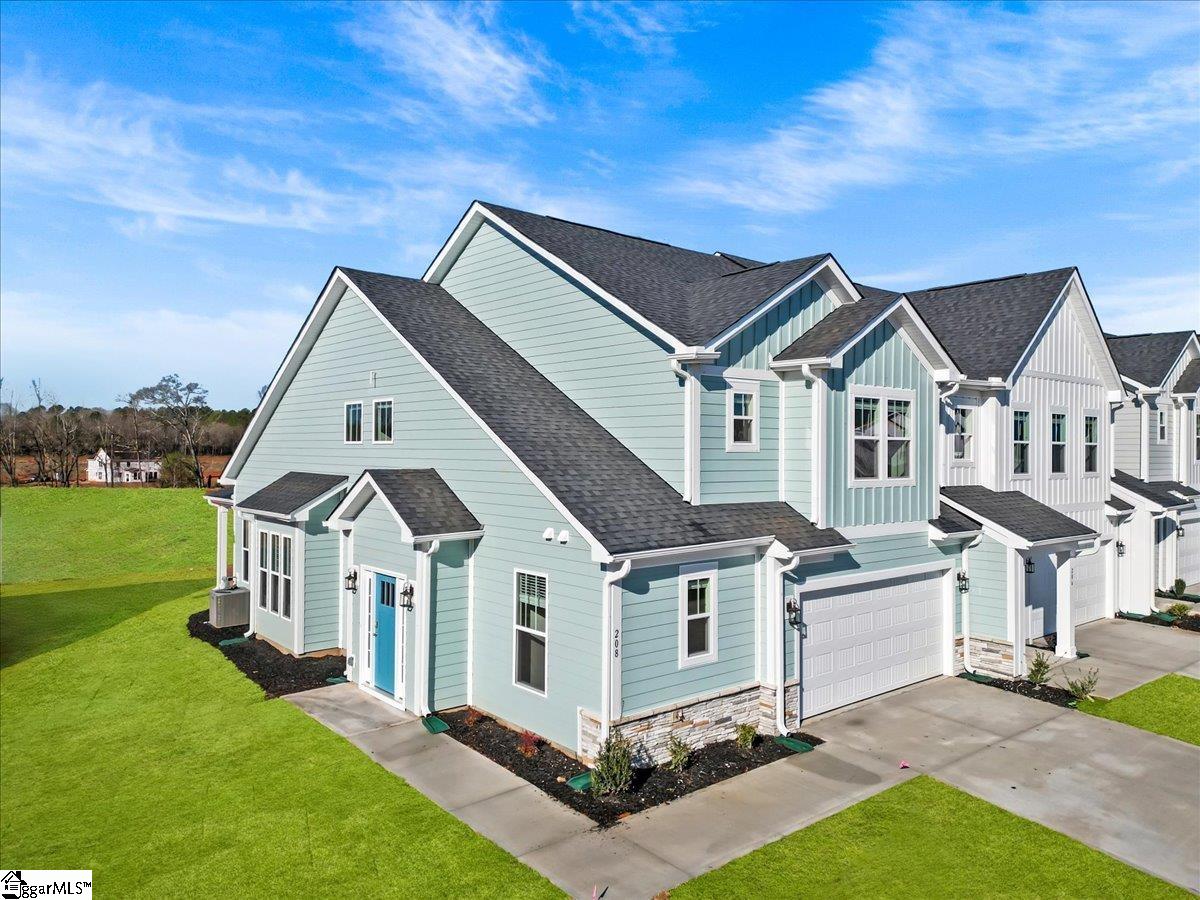 Property image 2 of 208 Leisure Lane in Village at Midway, Anderson, SC 29621
