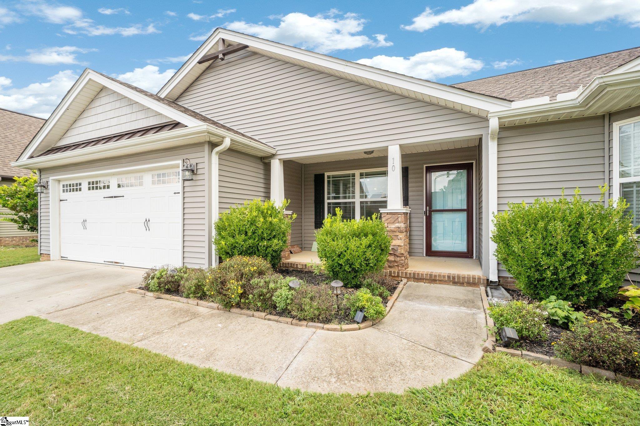 Property image 2 of 10 Dunbrook Drive in Victoria Park, Simpsonville, SC 29680